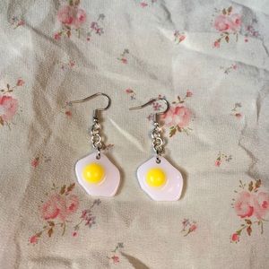 cute lil egg earrings